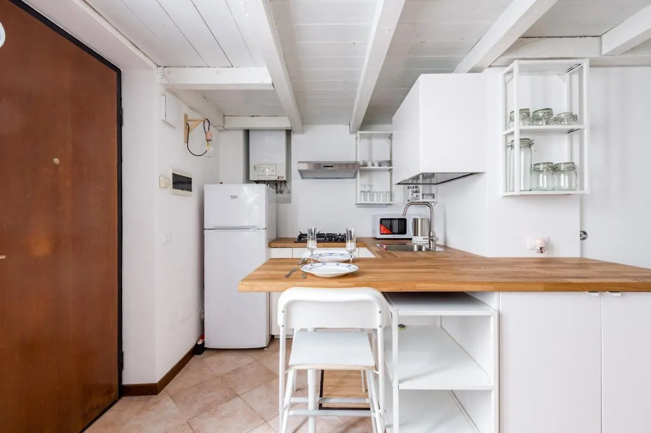 아파트 New! Studio Apt 700M From Corso Lodi! 밀라노