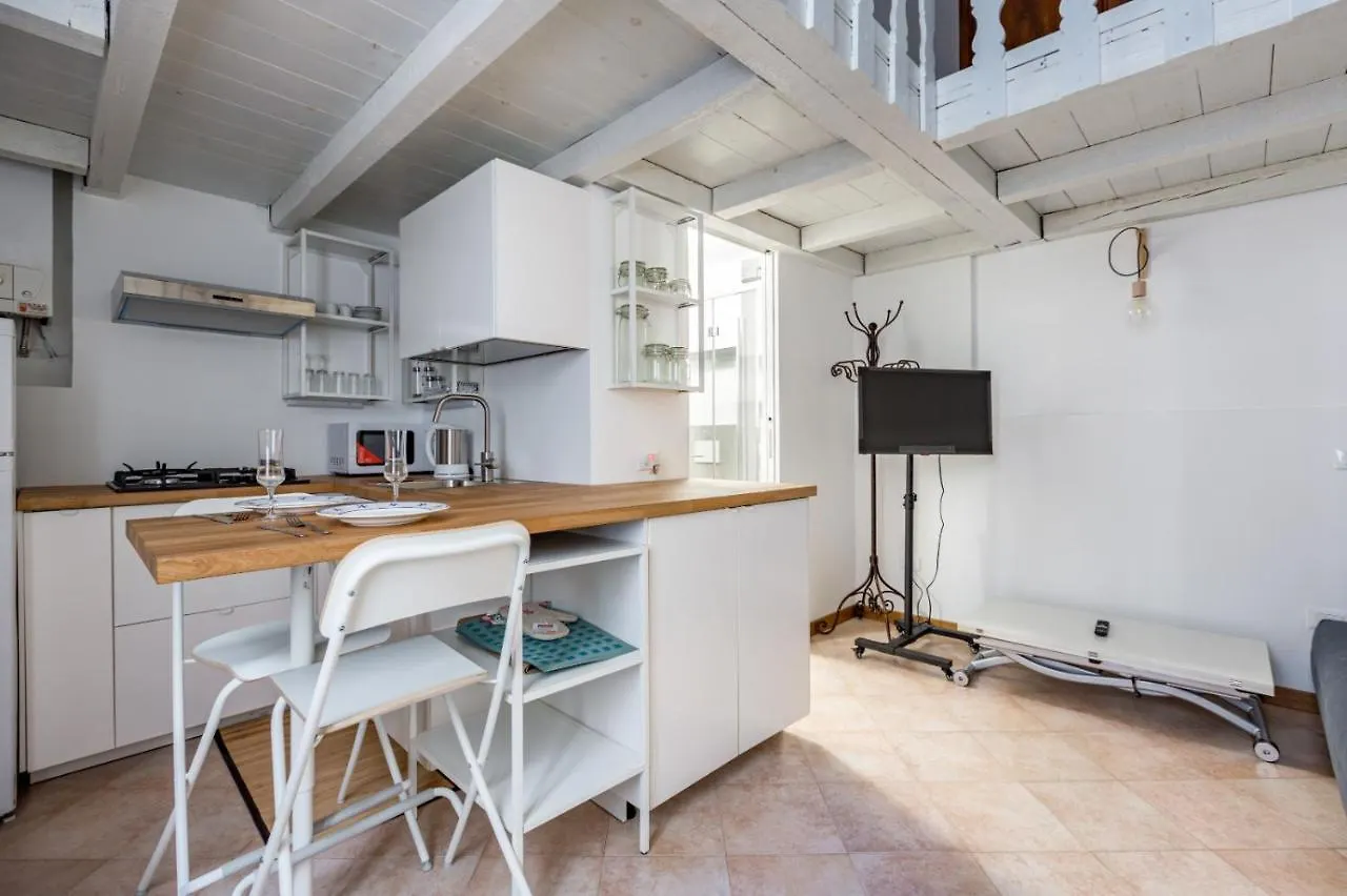 아파트 New! Studio Apt 700M From Corso Lodi! 밀라노